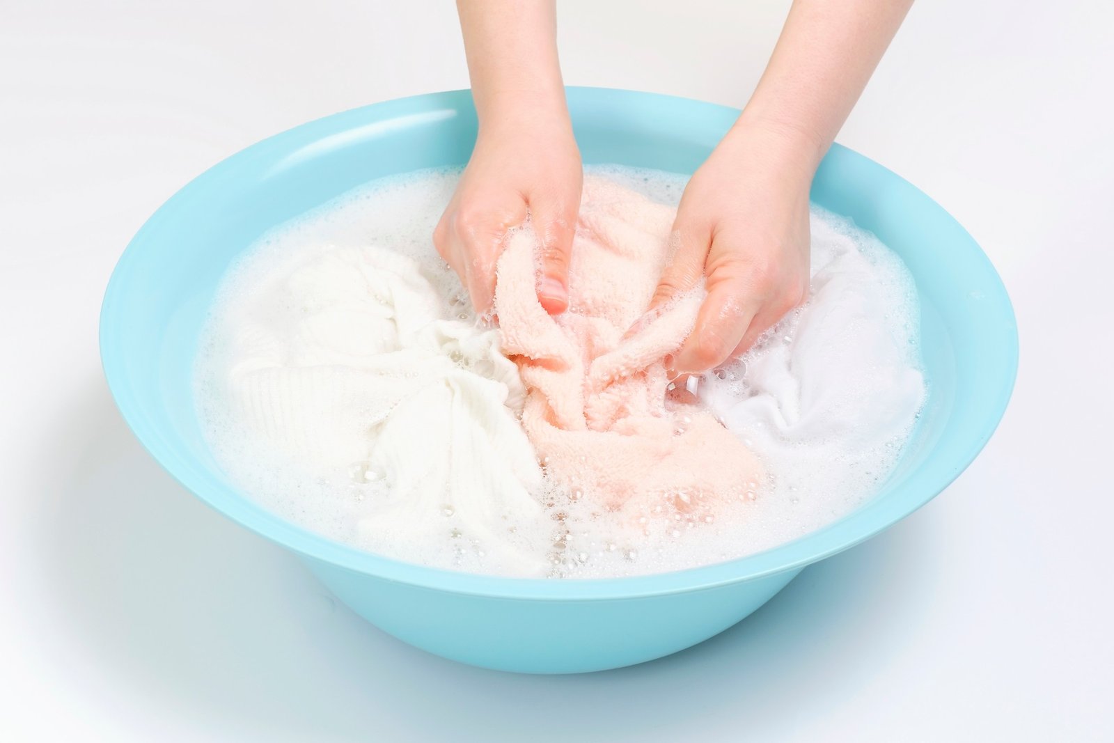 Polyester von Hand waschen – wann es sich lohnt
