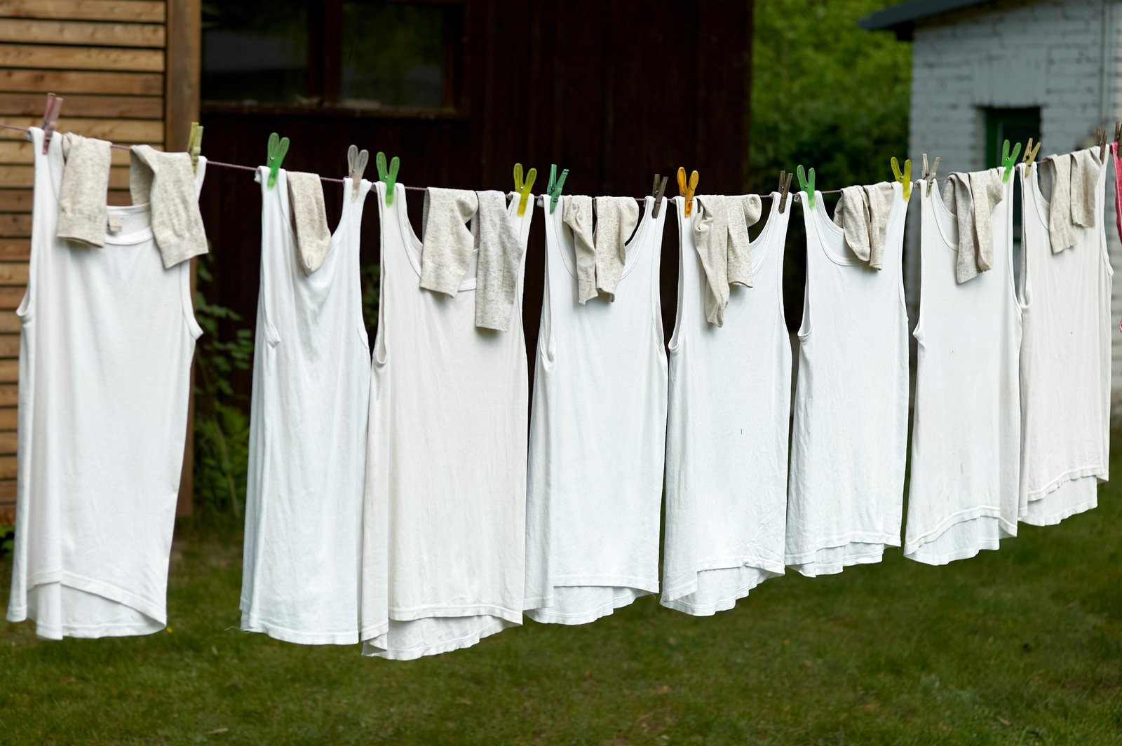 Polyester waschen und trocknen – komplette Anleitung